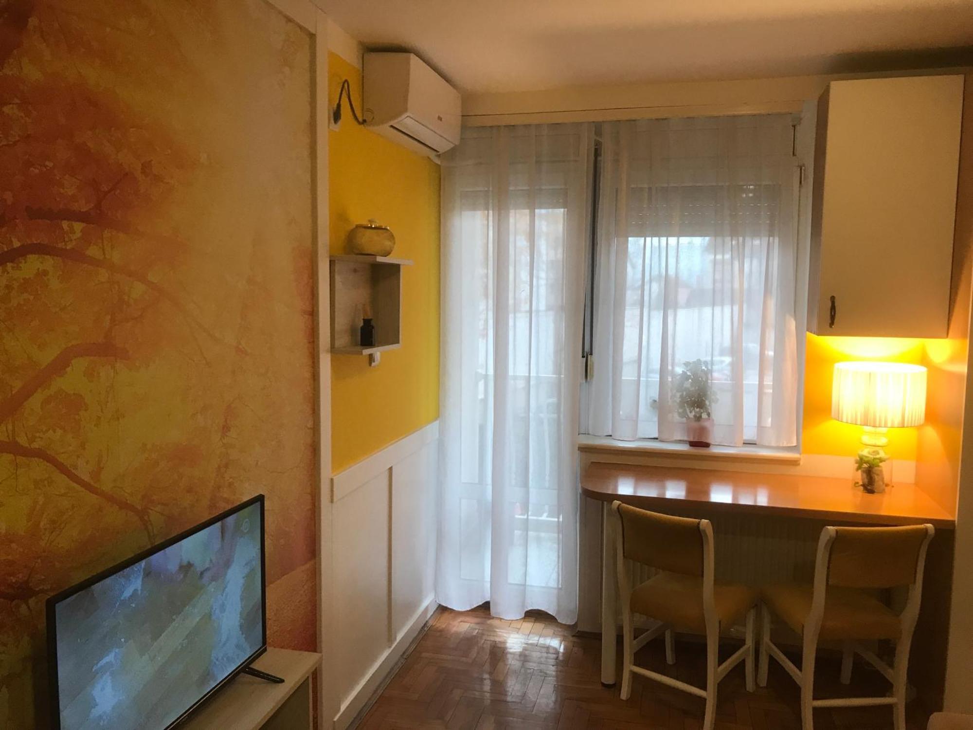 Studio Tina Sajam Novi Sad Luaran gambar