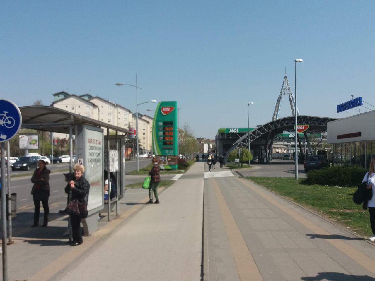 Studio Tina Sajam Novi Sad Luaran gambar